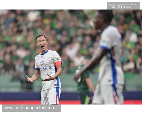 精彩足球比赛重播回顾球迷不容错过的经典瞬间与战术分析